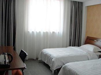 Hotel Jing Yue Chuansha Road Branch 2*
