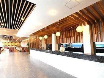 Hotel Jing Yue Chuansha Road Branch 2*